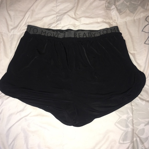 Ready to move shorts - Picture 3 of 3